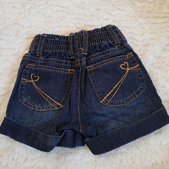 The Children's Place 2 Shorts 18 Months Bows - Picture 3 of 8